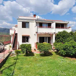 https://apartments-zizic.hotels-in-trogir.com