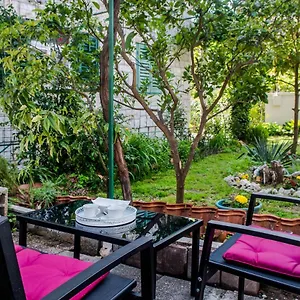 https://heavenly-corner.hotels-in-trogir.com